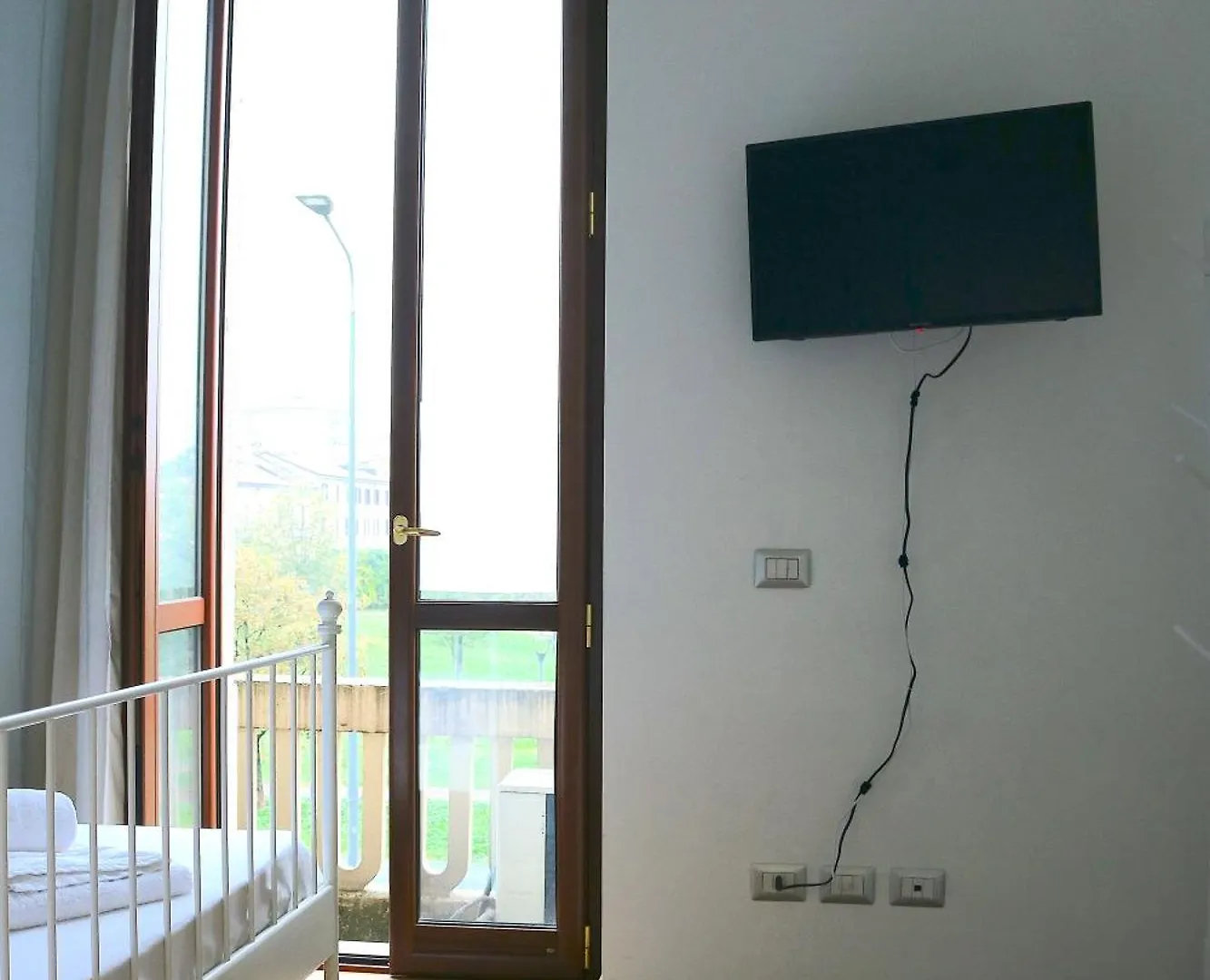 Lovely Navigli Studio With Balcony - Via Carlo Torre 밀라노